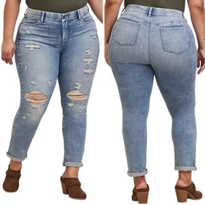 Torrid NWT Bombshell Straight Premium Stretch 30T